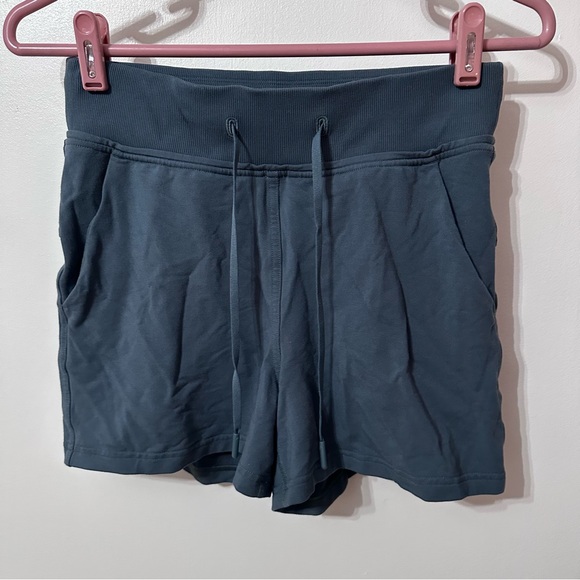 Lululemon Every Moment Shorts - Picture 3 of 6